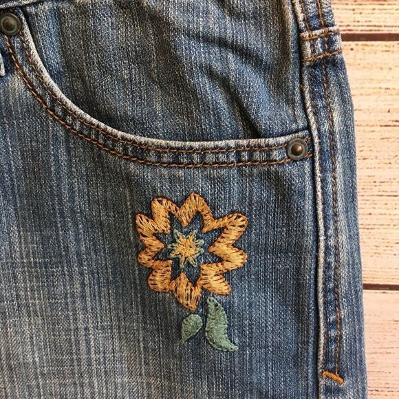 LEVIS JEANS SKIRT WITH EMBROIDERY & RELEASED HEM‎ - Picture 3 of 6